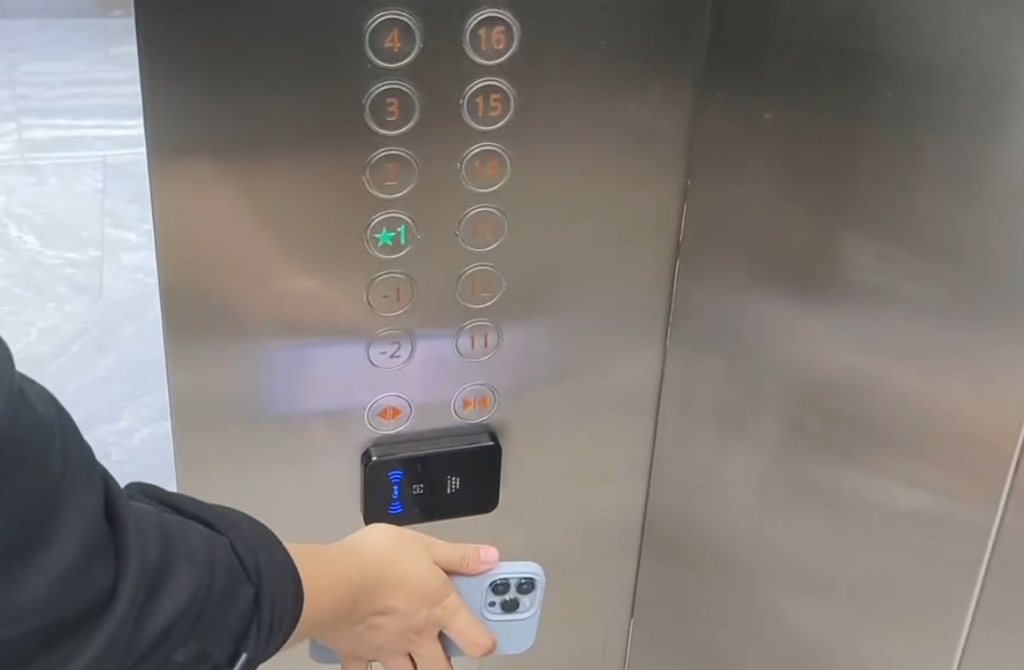 4G二维码门禁安装到小区电梯轿厢内的实际应用场景