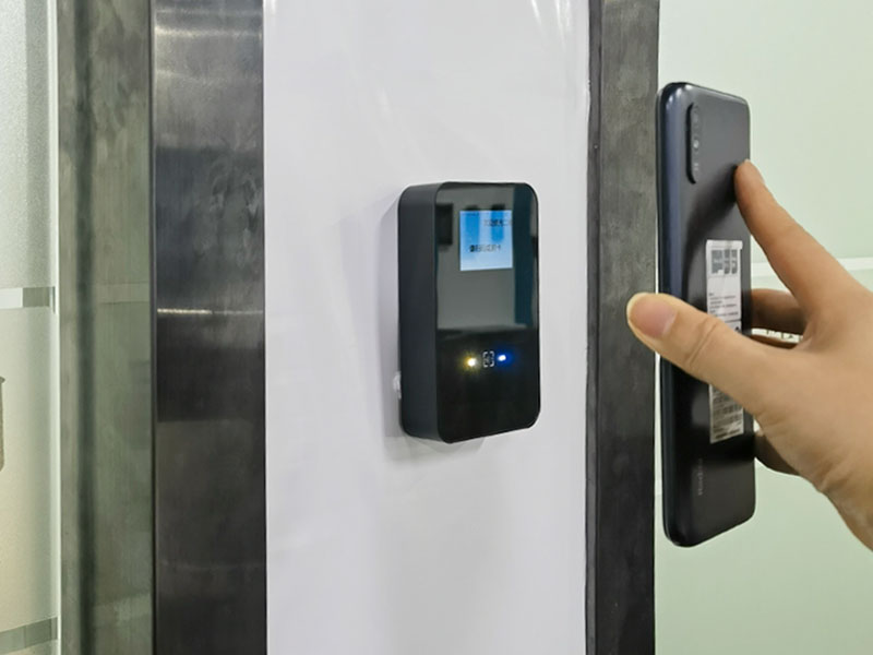 塞伯罗斯二维码门禁多语言切换赋能多元场景智能安防新升级